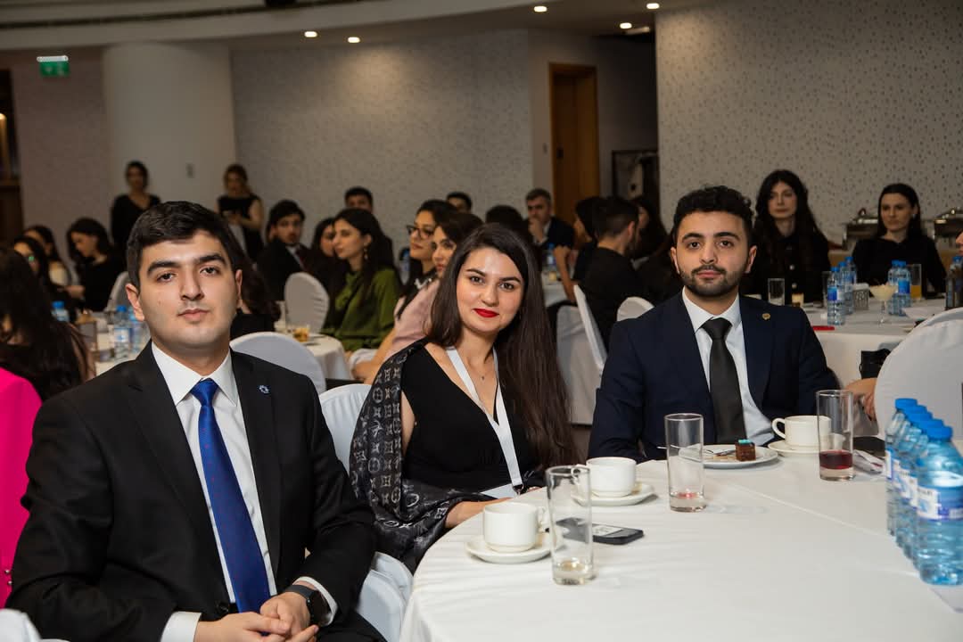 “2022-2028 Dövlət Proqramı məzunları ilə şəbəkələşmə görüşü” tədbiri keçirilib