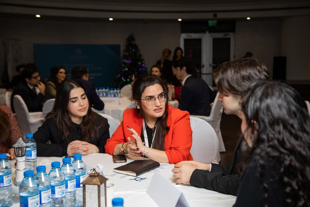 “2022-2028 Dövlət Proqramı məzunları ilə şəbəkələşmə görüşü” tədbiri keçirilib