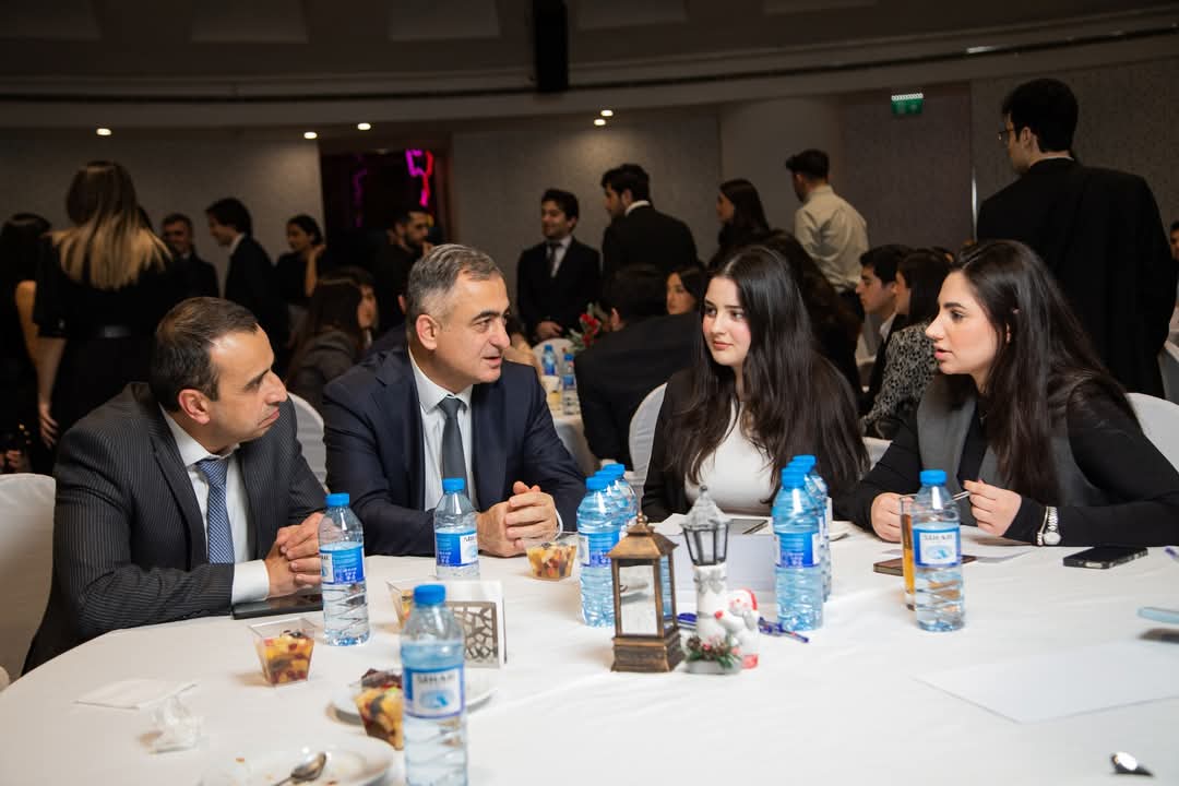 “2022-2028 Dövlət Proqramı məzunları ilə şəbəkələşmə görüşü” tədbiri keçirilib