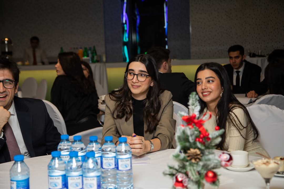 “2022-2028 Dövlət Proqramı məzunları ilə şəbəkələşmə görüşü” tədbiri keçirilib