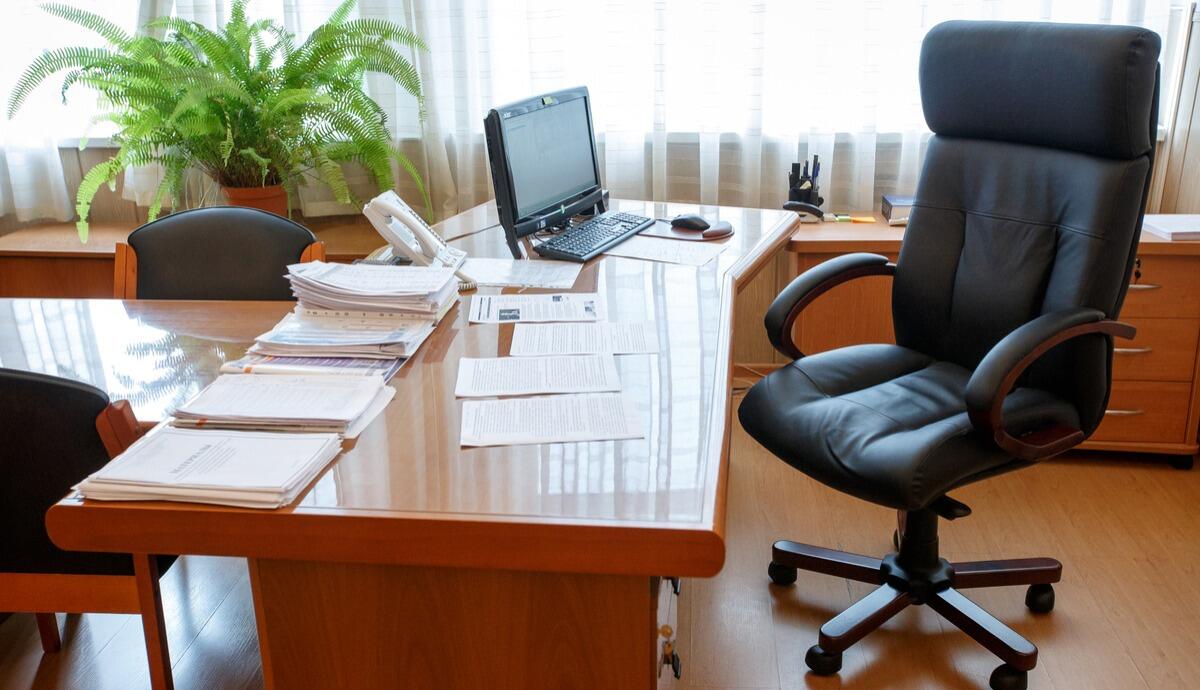 21 məktəb direktorunun əmək müqaviləsinə xitam verilib 