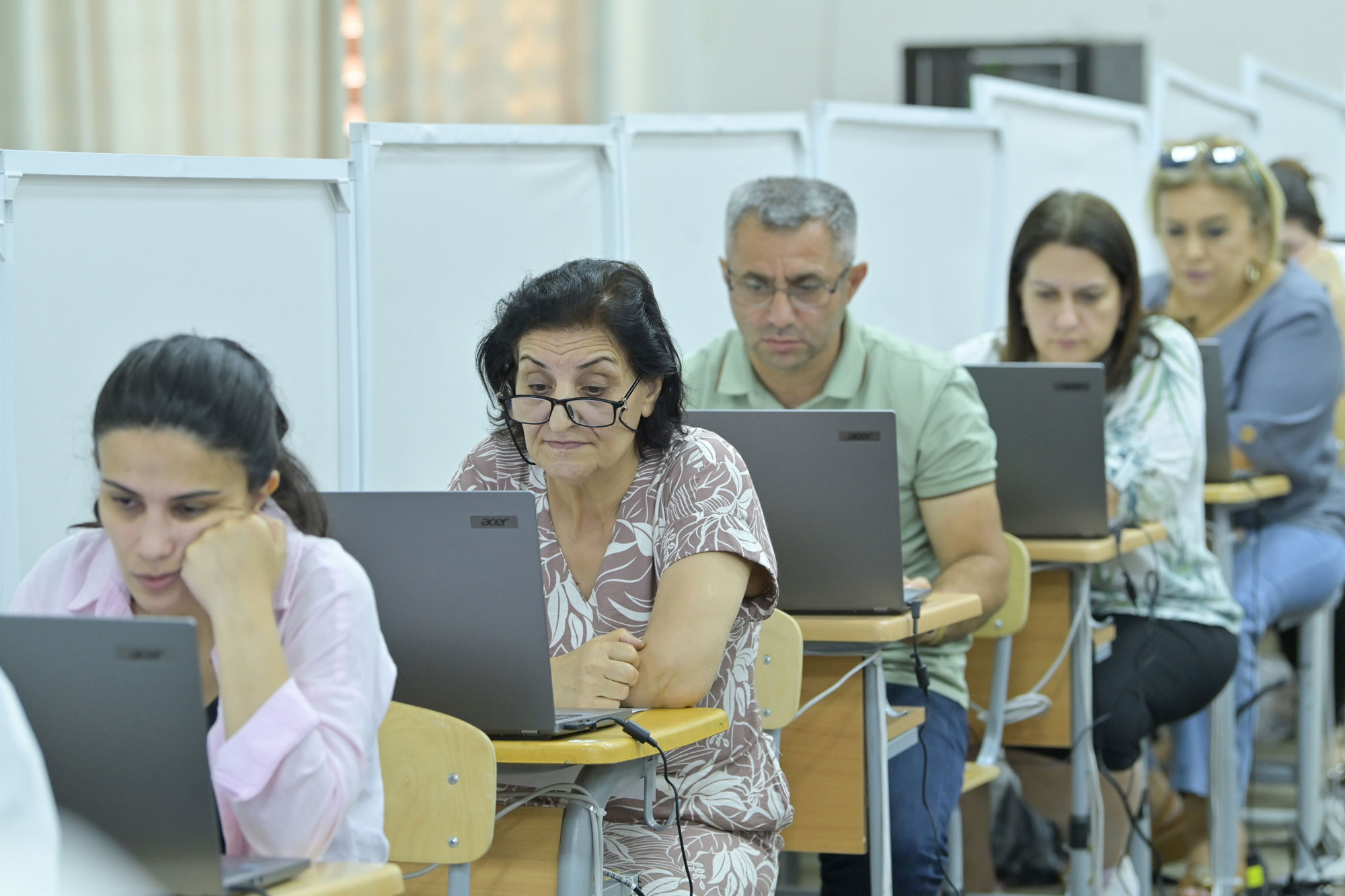 3 ildə 80 mindən çox müəllim sertifikatlaşdırmada iştirak edib