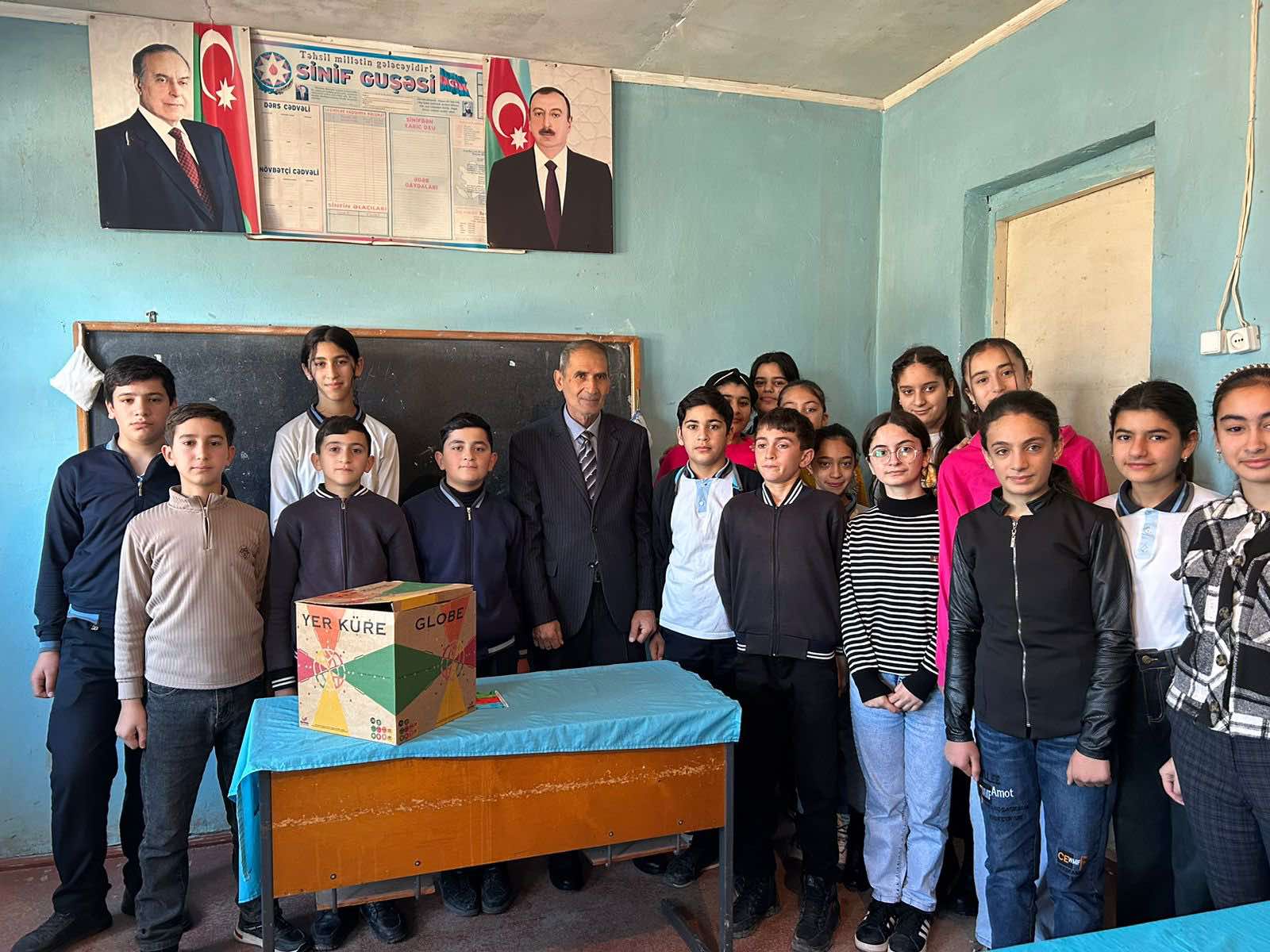 32 ildir ki, dərsə qayıqla gedib-gəlir – FOTOLAR