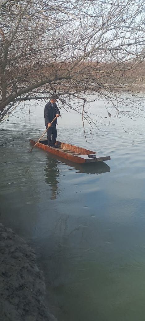 32 ildir ki, dərsə qayıqla gedib-gəlir – FOTOLAR