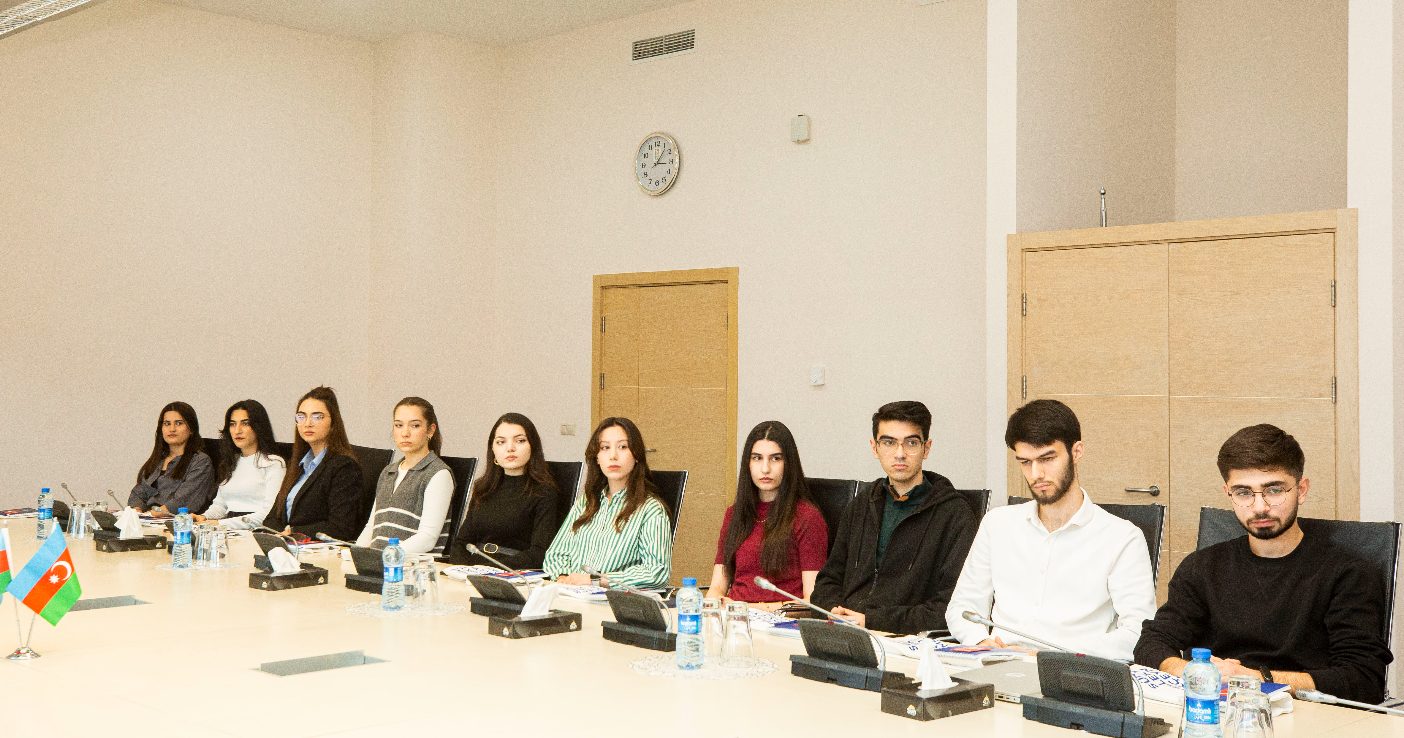 4SİM-də təcrübə keçən tələbə və könüllülərlə görüş keçirilib