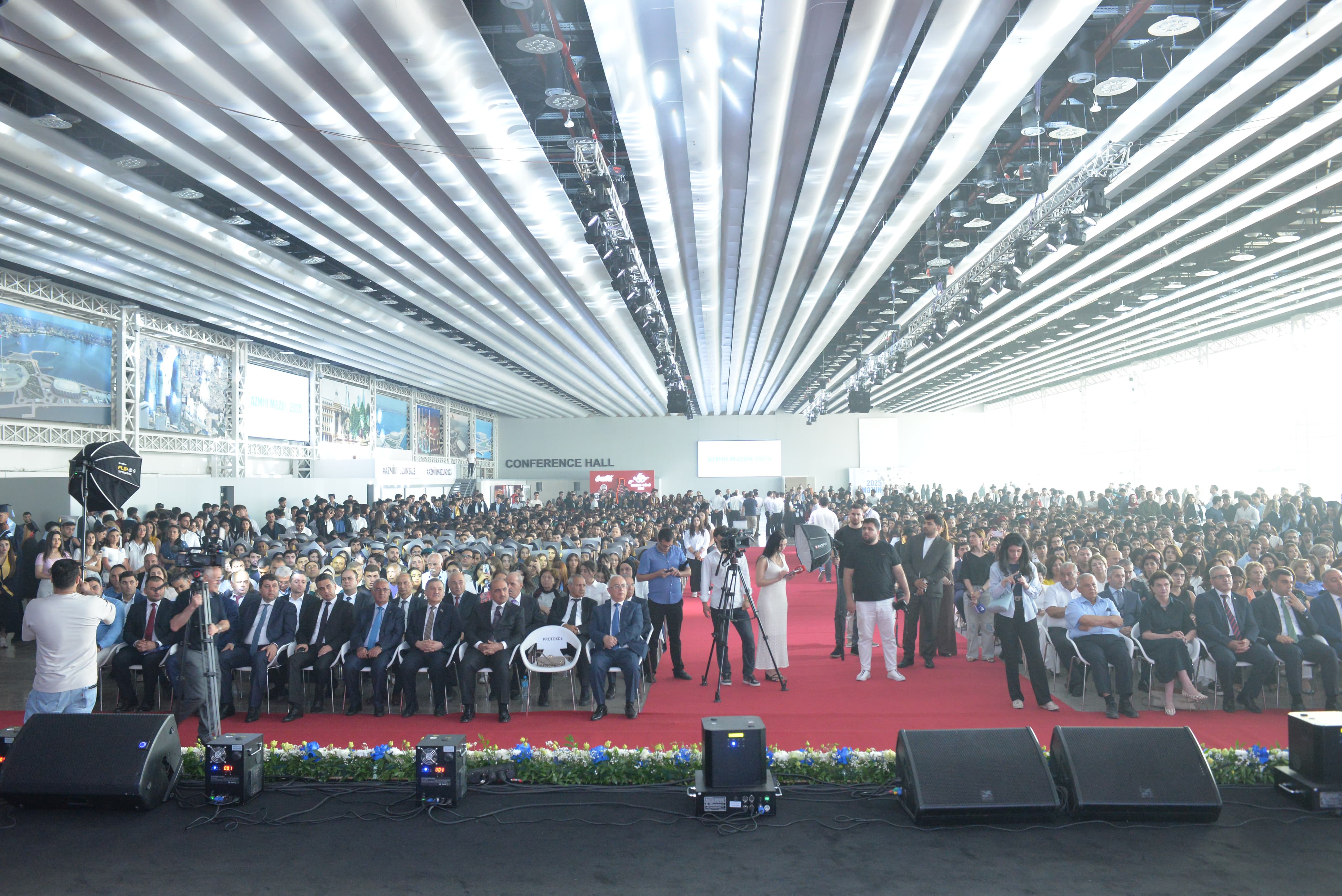 50 yaşlı AzMİU-da “Məzun günü” – 2400-dən çox gənc yeni mərhələyə qədəm qoyur