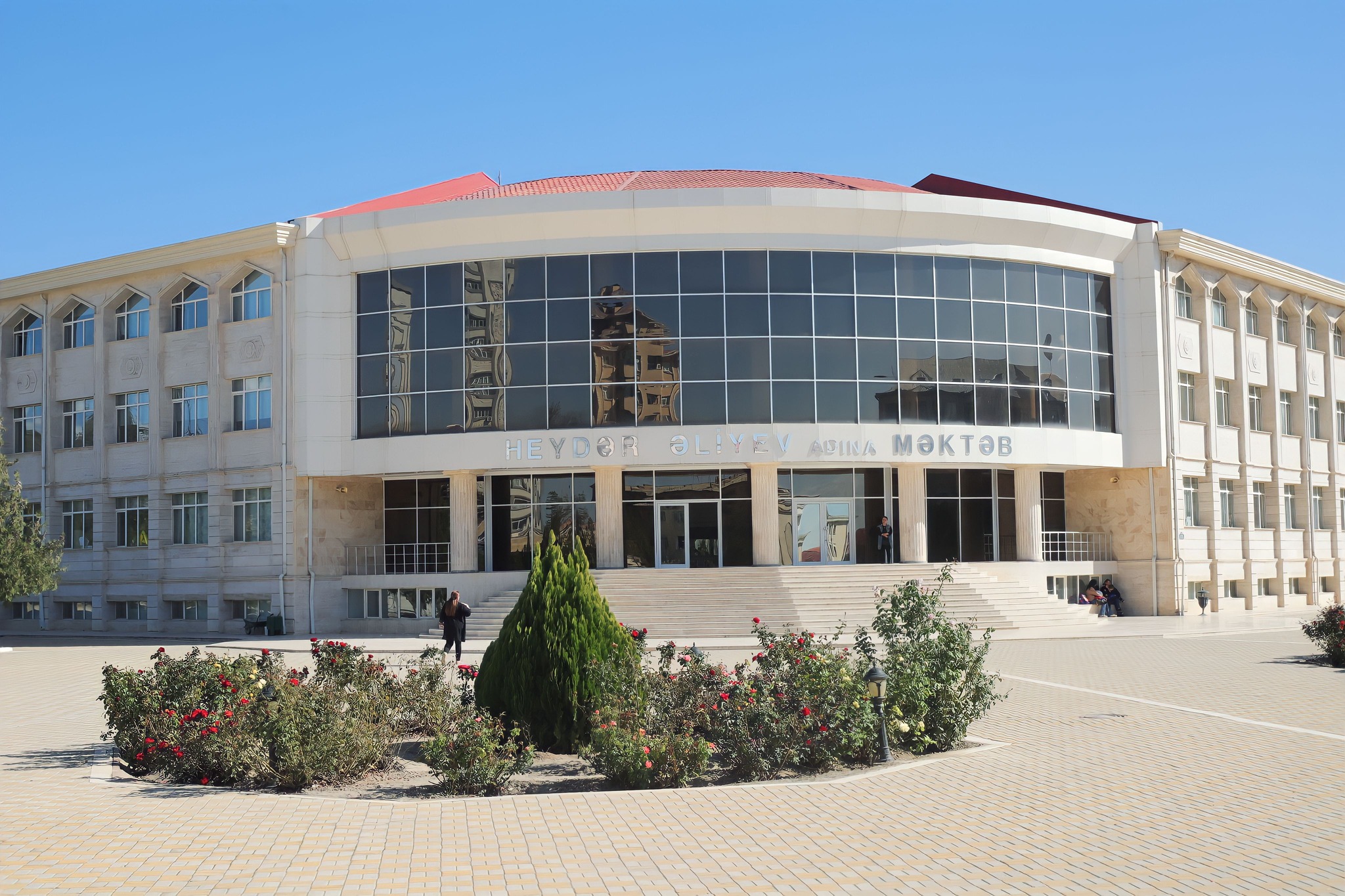 Abidədən dərs otağına qədər - Heydər Əliyev adına məktəbdən reportaj 