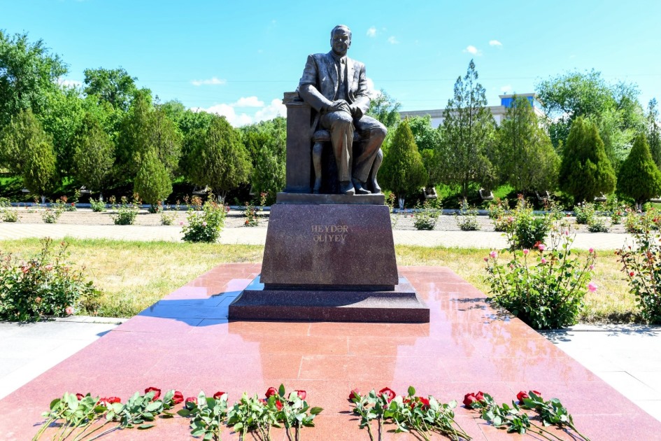 Abidədən dərs otağına qədər - Heydər Əliyev adına məktəbdən reportaj