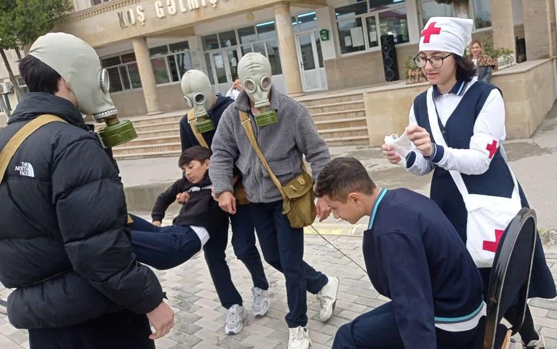 Abşeronun iki məktəbində mülki müdafiə məşqləri keçirilib