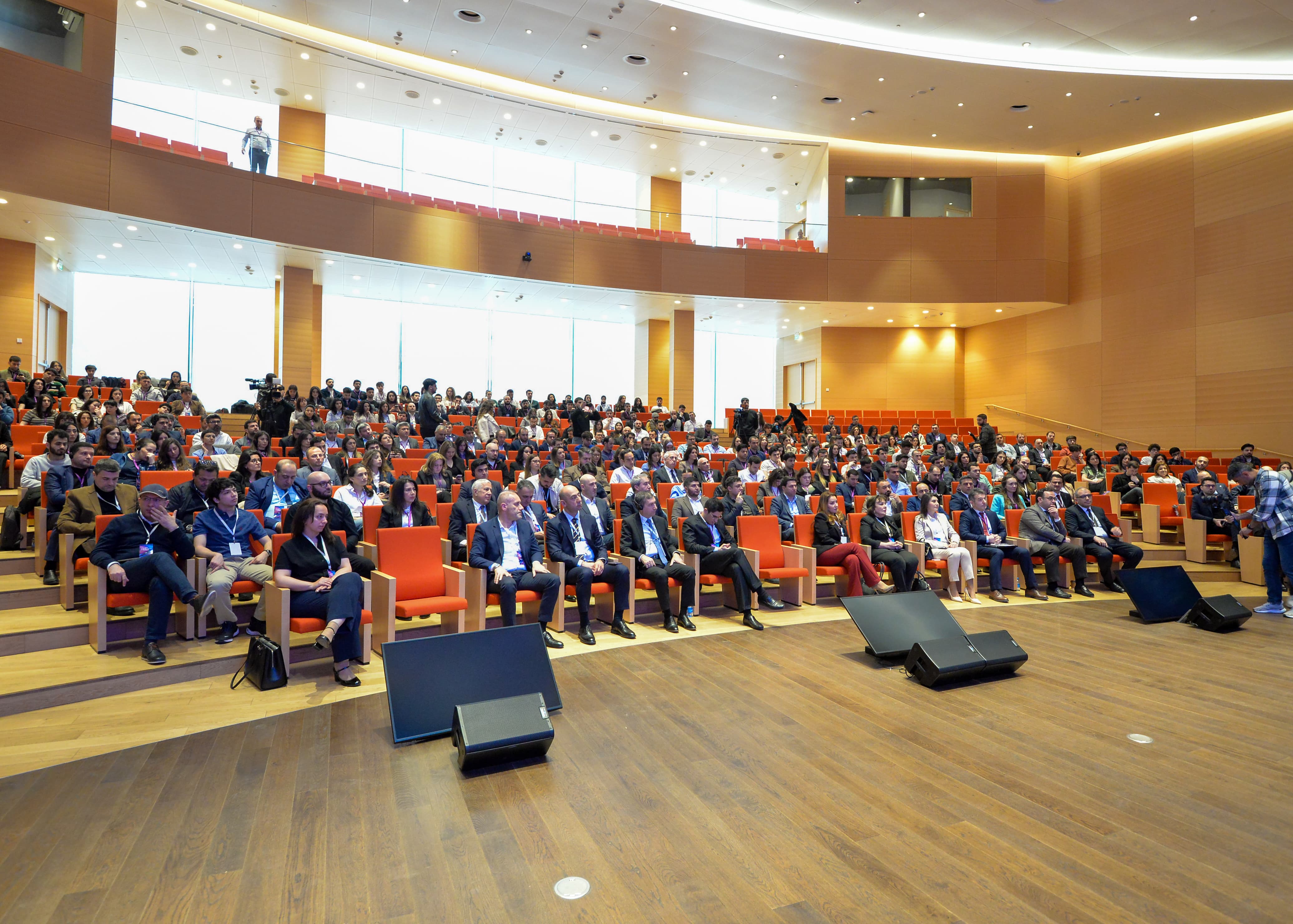 ADA-da VI Beynəlxalq Süni İntellekt və Big Data Forumu başlayıb