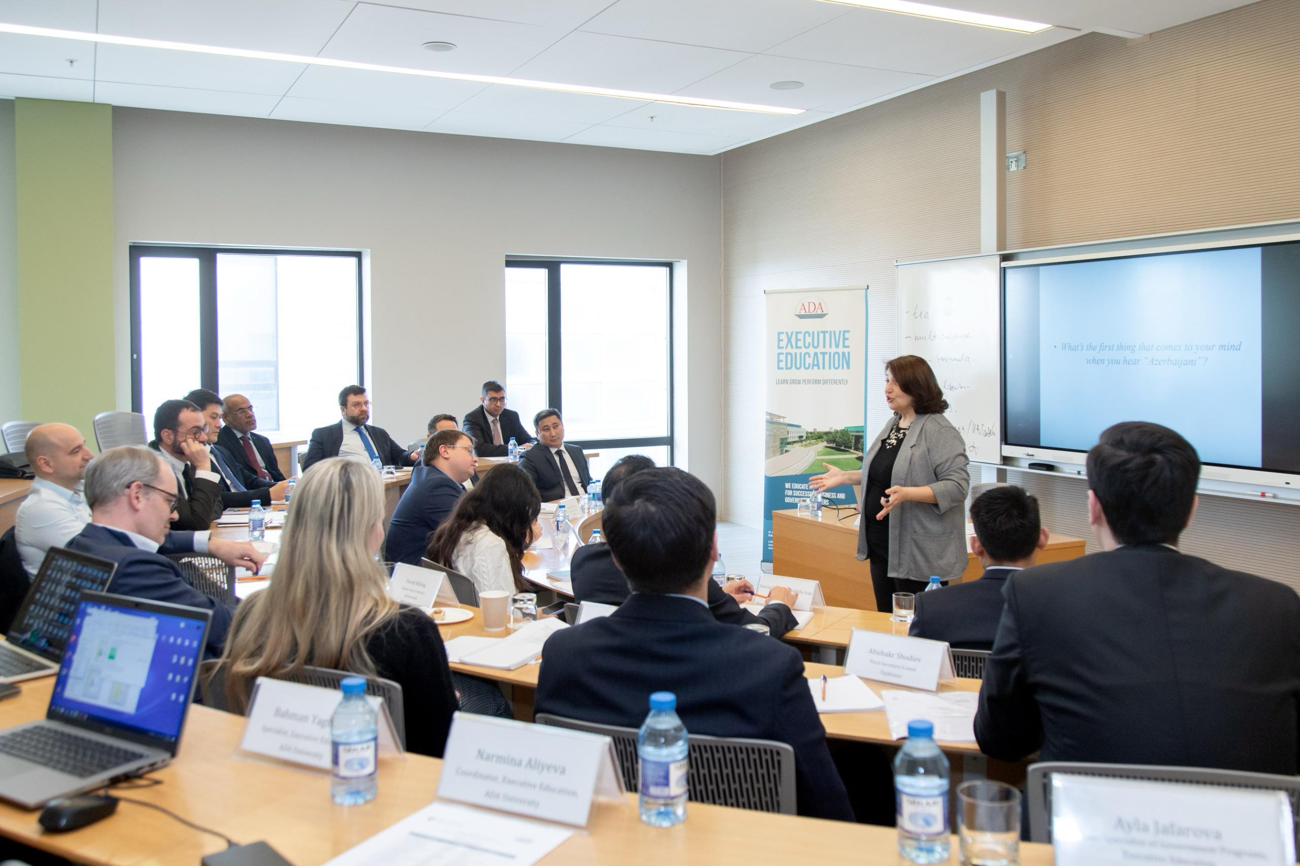 ADA Universitetinin “Xəzər hövzəsi araşdırmaları” proqramı başa çatıb