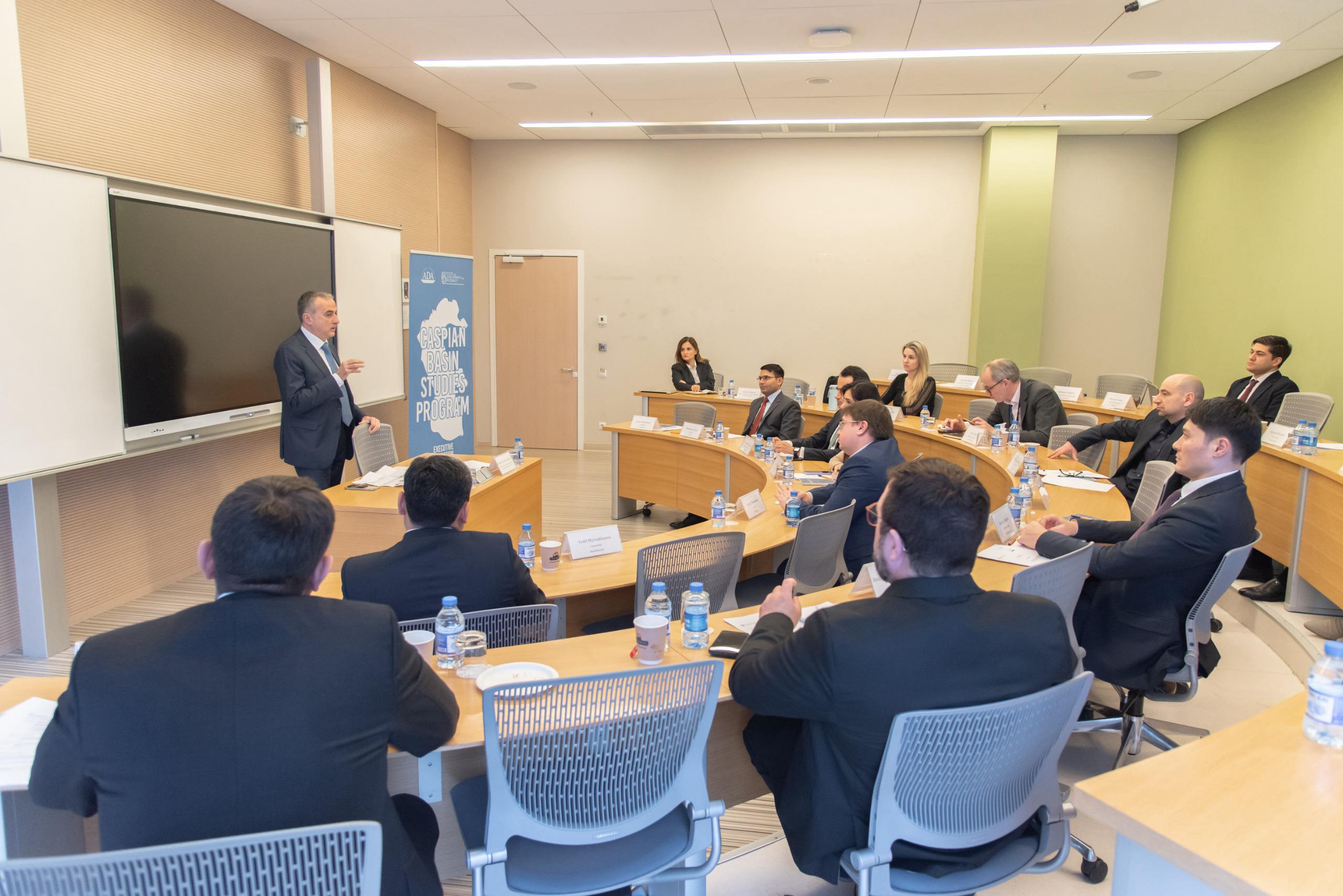 ADA Universitetinin “Xəzər hövzəsi araşdırmaları” proqramı başa çatıb