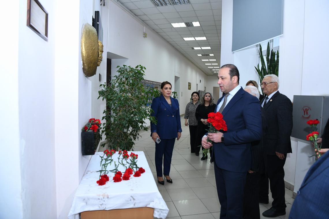 ADNSU-da 20 Yanvar şəhidlərinin xatirəsi yad edilib