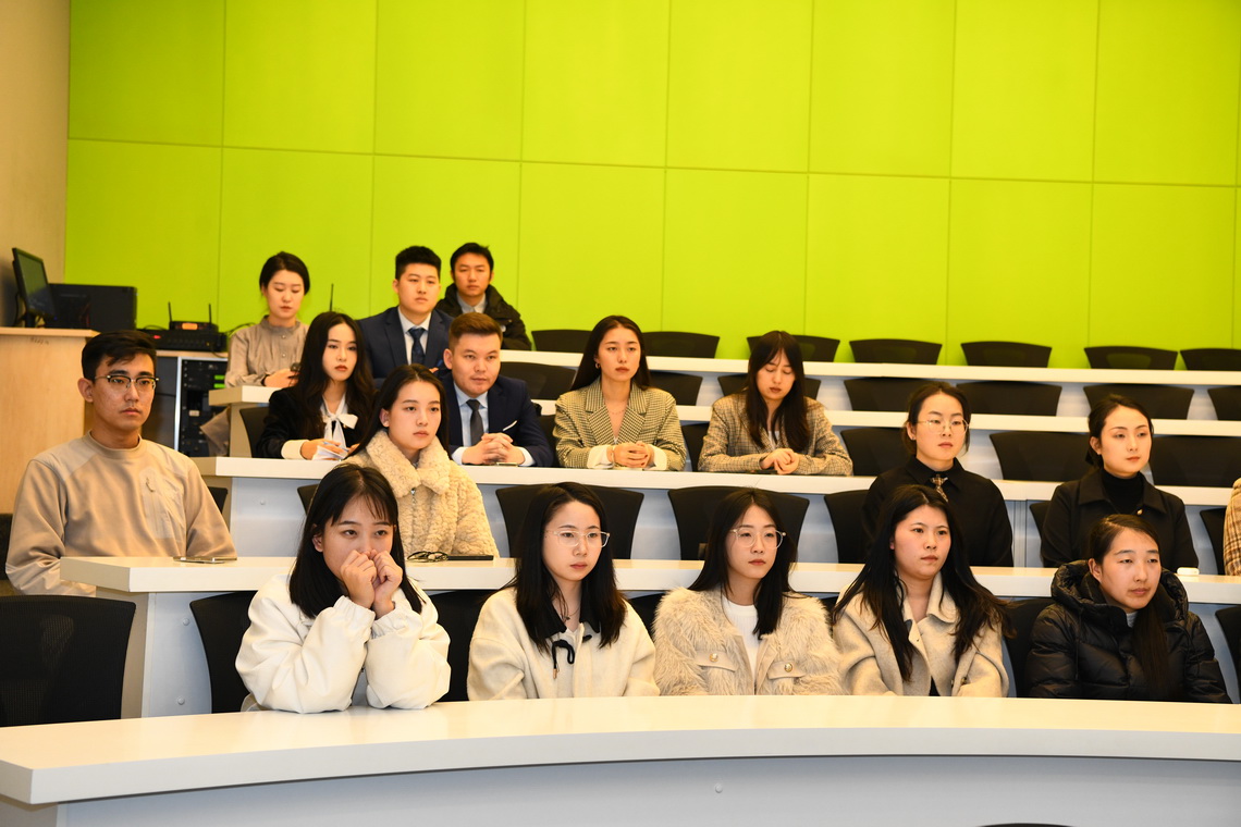 ADNSU-da Çinli tələbələrlə görüş keçirilib