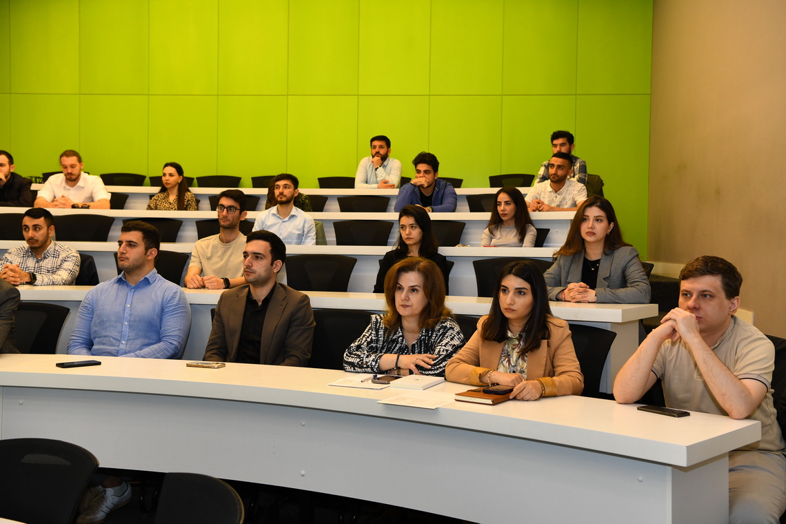 ADNSU-da doktorantların elmi seminarı keçirilib