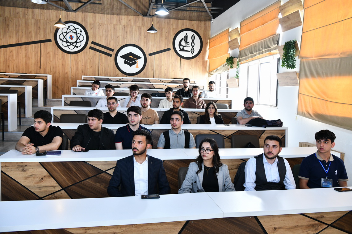 ADNSU-da karyera quruculuğu mövzusunda seminar keçirilib