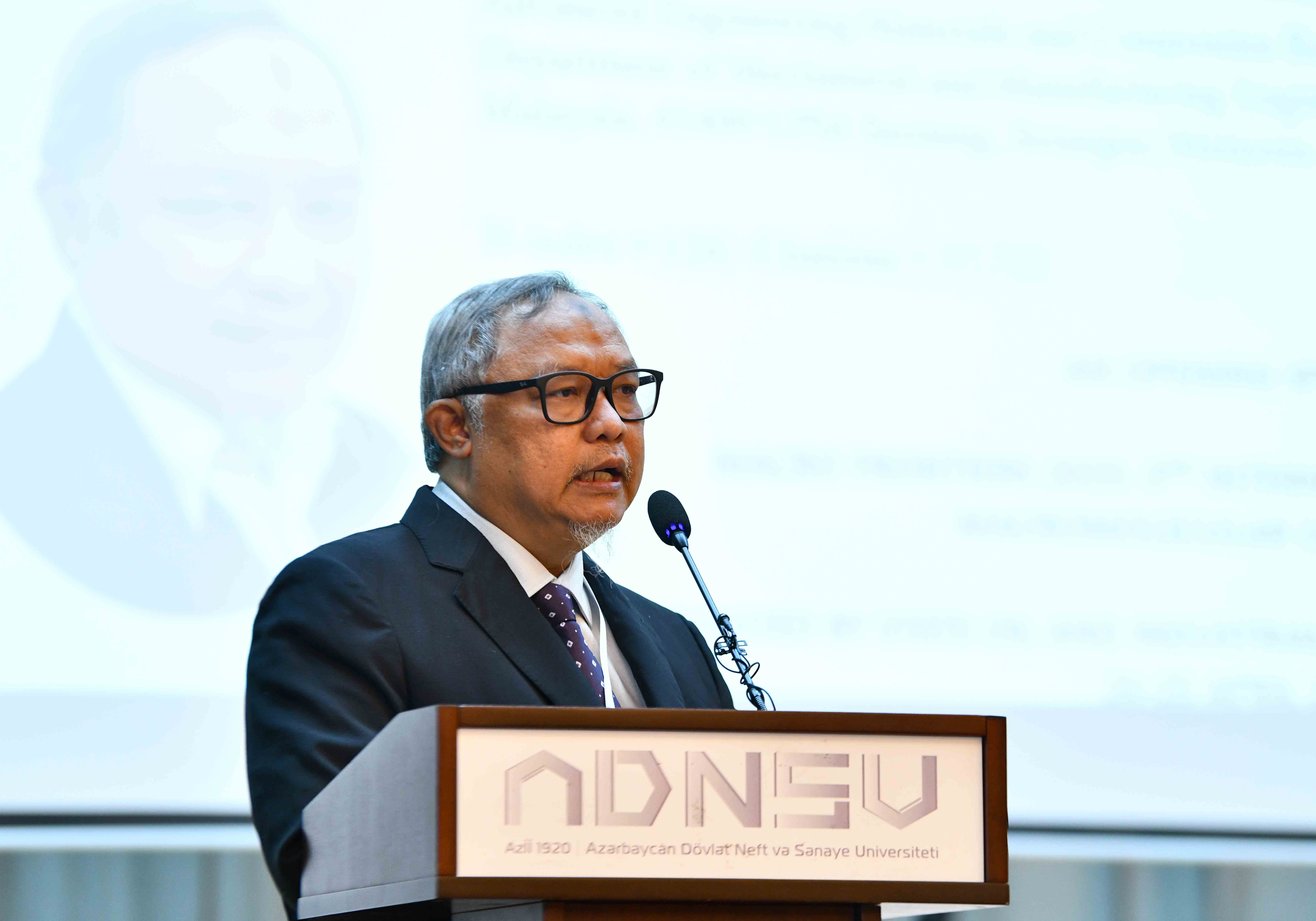 ADNSU-da "Macro Frontiers 2025" konfransı başlayıb