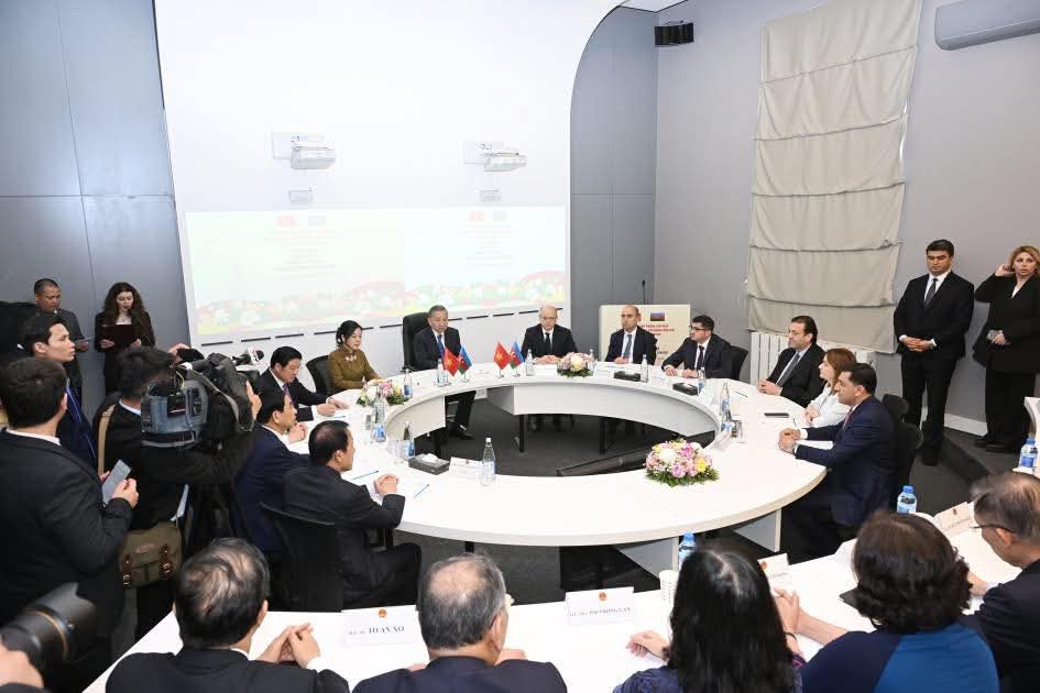 ADNSU-da Vyetnamın ilk Prezidentinin 135 illiyinə həsr edilmiş Memorial otağın açılışı olub