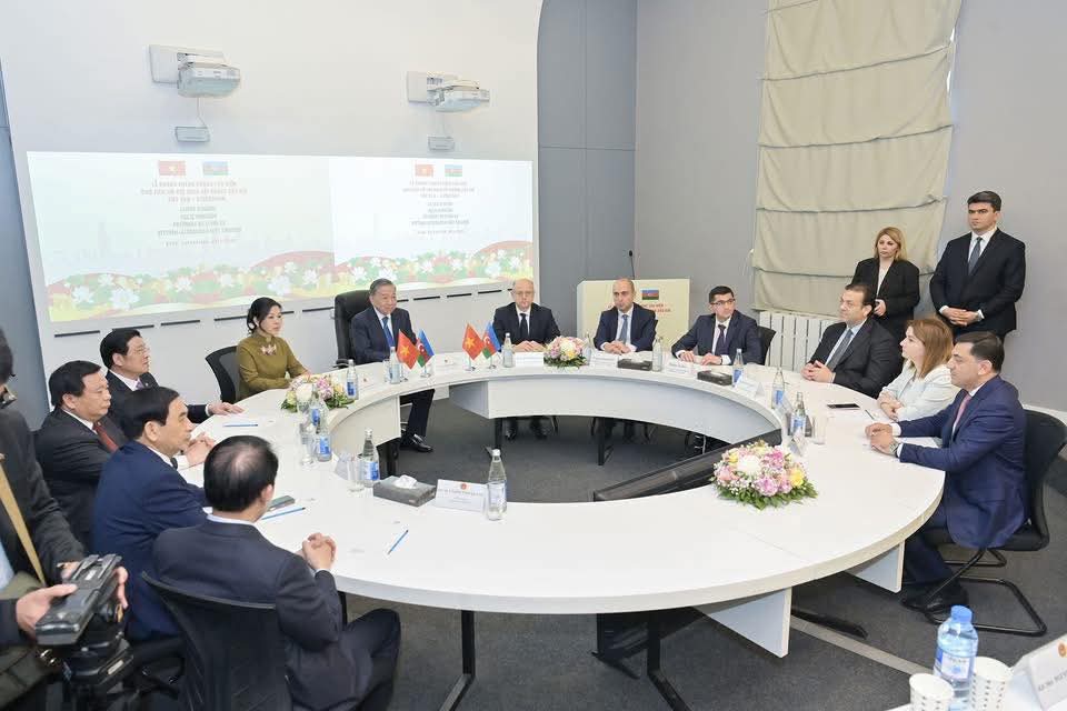 ADNSU-da Vyetnamın ilk Prezidentinin 135 illiyinə həsr edilmiş Memorial otağın açılışı olub