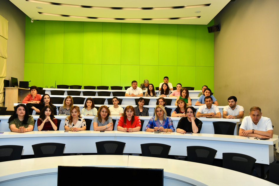 ADNSU-nun pedaqoji və inzibati heyəti ilə “TəhsilPlus” kartına dair müzakirə görüşü keçirilib 