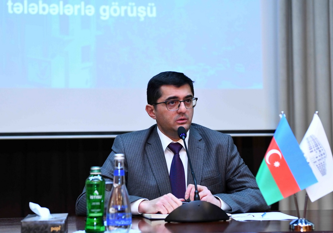 ADNSU-nun rektoru tələbələrlə görüşüb