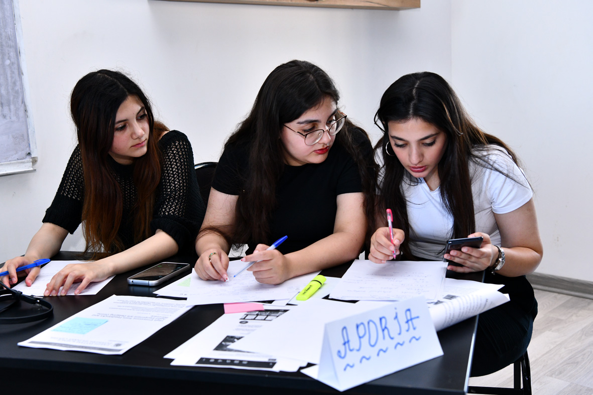 ADNSU tələbələri ekoloji debatda bilik və bacarıqlarını sınayıblar