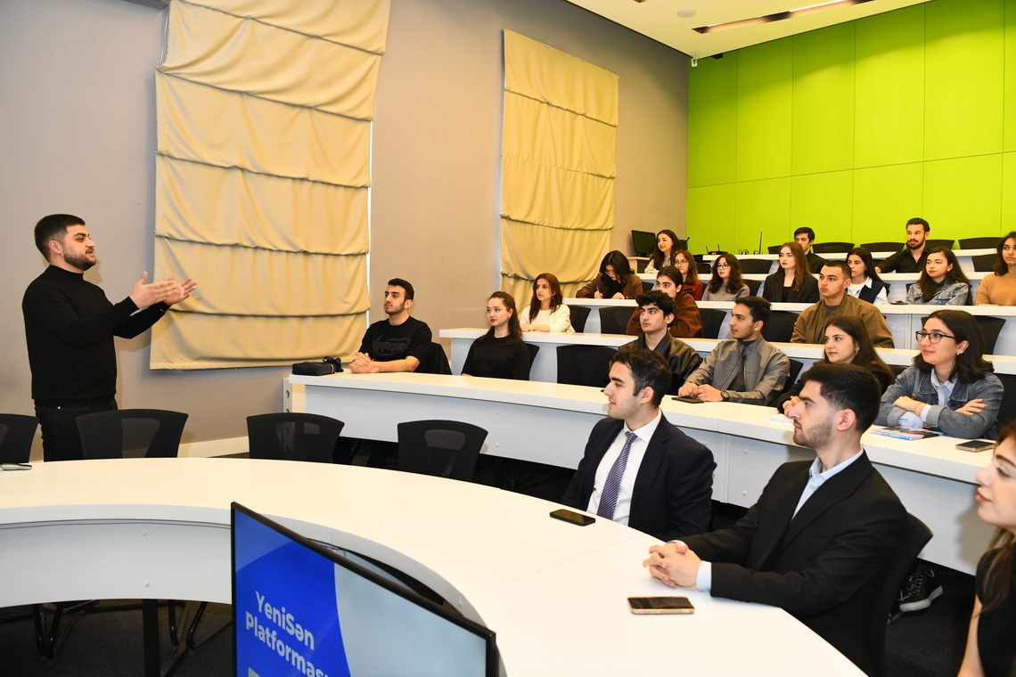 ADNSU tələbələri üçün “Effektiv kommunikasiya” mövzusunda təlim keçirilib