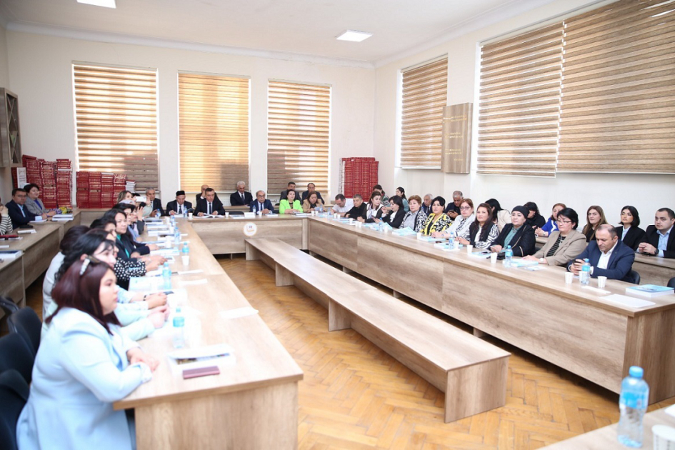 ADPU-da “Ədəbi əlaqələr - yaradıcılıq prosesinin güzgüsü” antologiyası təqdim edilib 