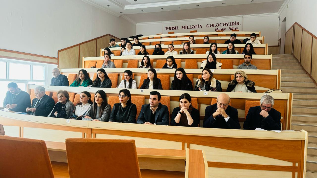 ADPU-da “Konstitusiya və Suverenlik İli”nə həsr olunmuş elmi seminar keçirilib