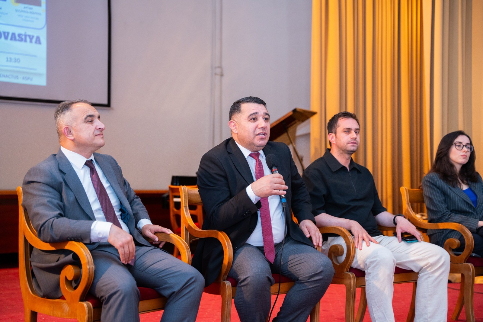 ADPU-da “Müasir təhsildə innovasiya” mövzusunda panel müzakirə keçirilib 