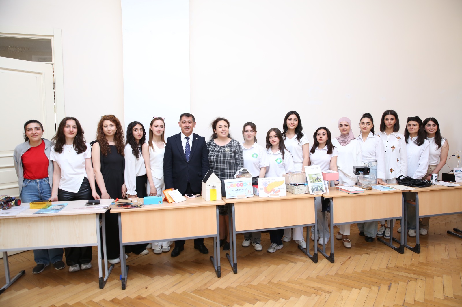 ADPU-da “STEAM Hesabat sərgisi” keçirilib