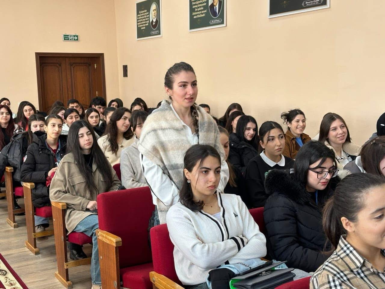 ADPU-nun Quba filialında görüşdə tələbələrin anonim şikayətləri oxunub