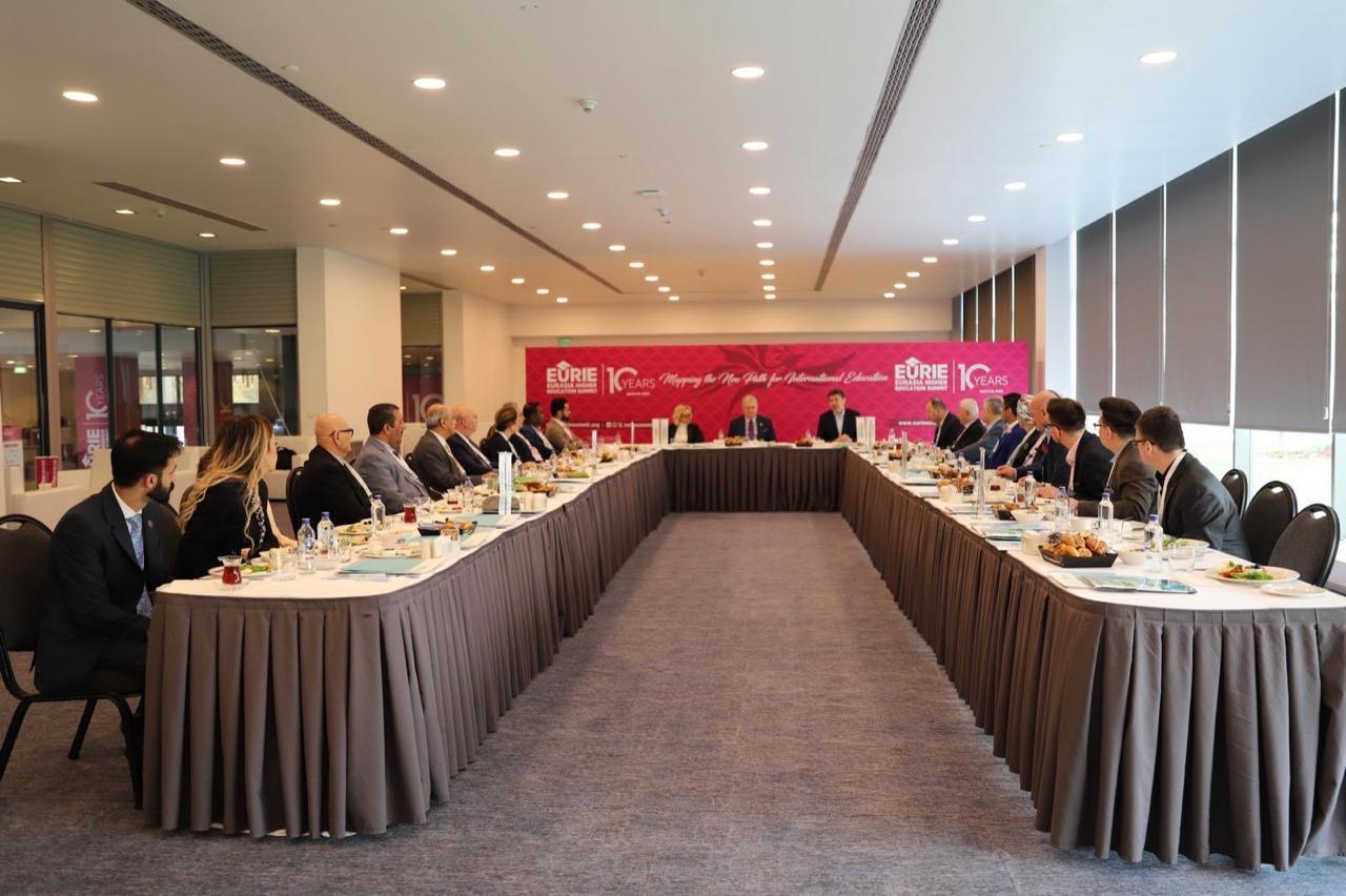 ADPU-nun rektoru X Avrasiya Ali Təhsil Zirvəsində iştirak edib