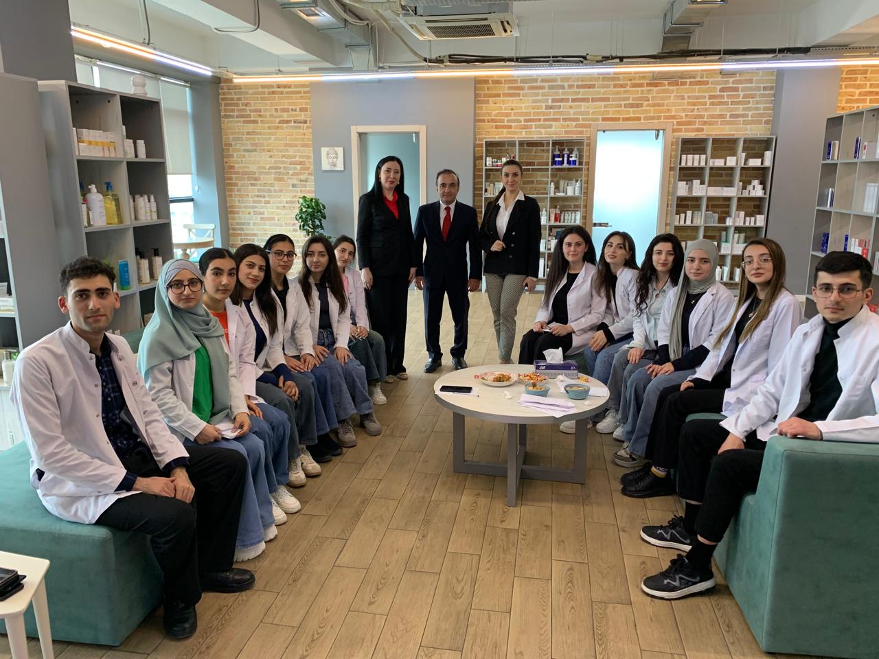 ADPU tələbələri “Piroqov” interaktiv cihazı ilə tanış olublar 