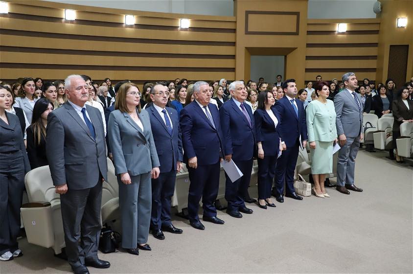 ADU məzunlarının professionallıq və peşə vərdişlərinin təkmilləşdirilməsi konfransı keçirilib