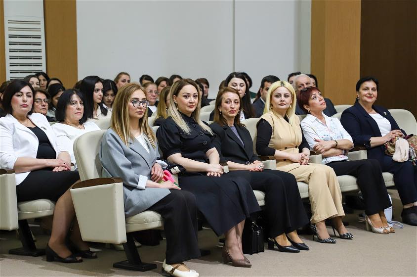 ADU məzunlarının professionallıq və peşə vərdişlərinin təkmilləşdirilməsi konfransı keçirilib