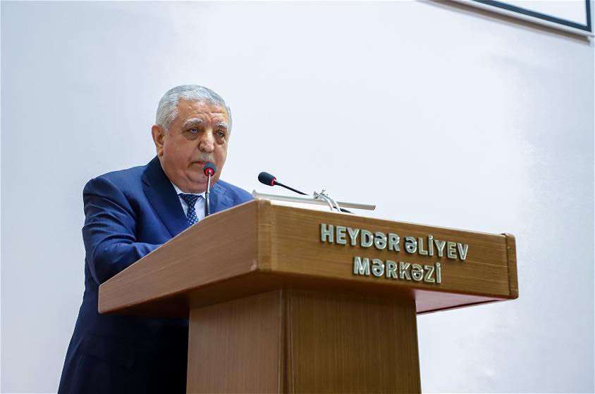 ADU məzunlarının professionallıq və peşə vərdişlərinin təkmilləşdirilməsi konfransı keçirilib