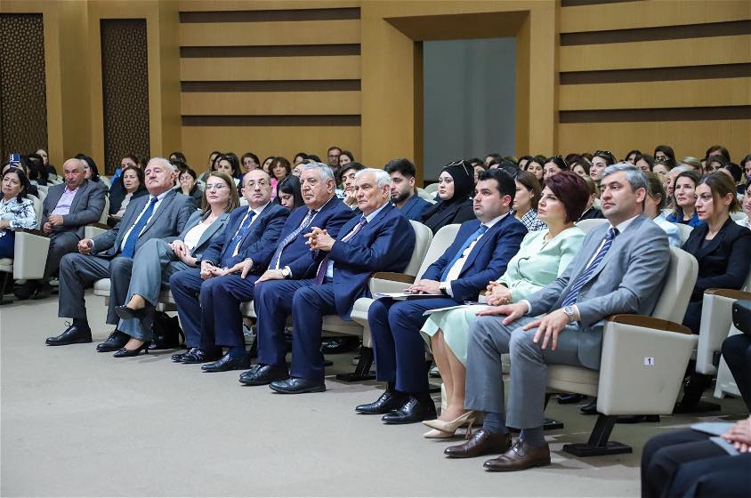 ADU məzunlarının professionallıq və peşə vərdişlərinin təkmilləşdirilməsi konfransı keçirilib