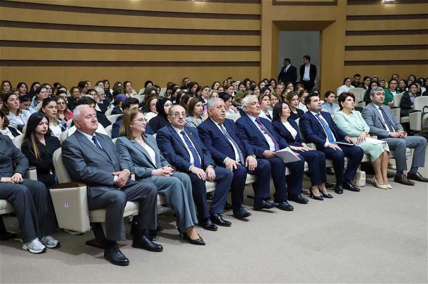 ADU məzunlarının professionallıq və peşə vərdişlərinin təkmilləşdirilməsi konfransı keçirilib