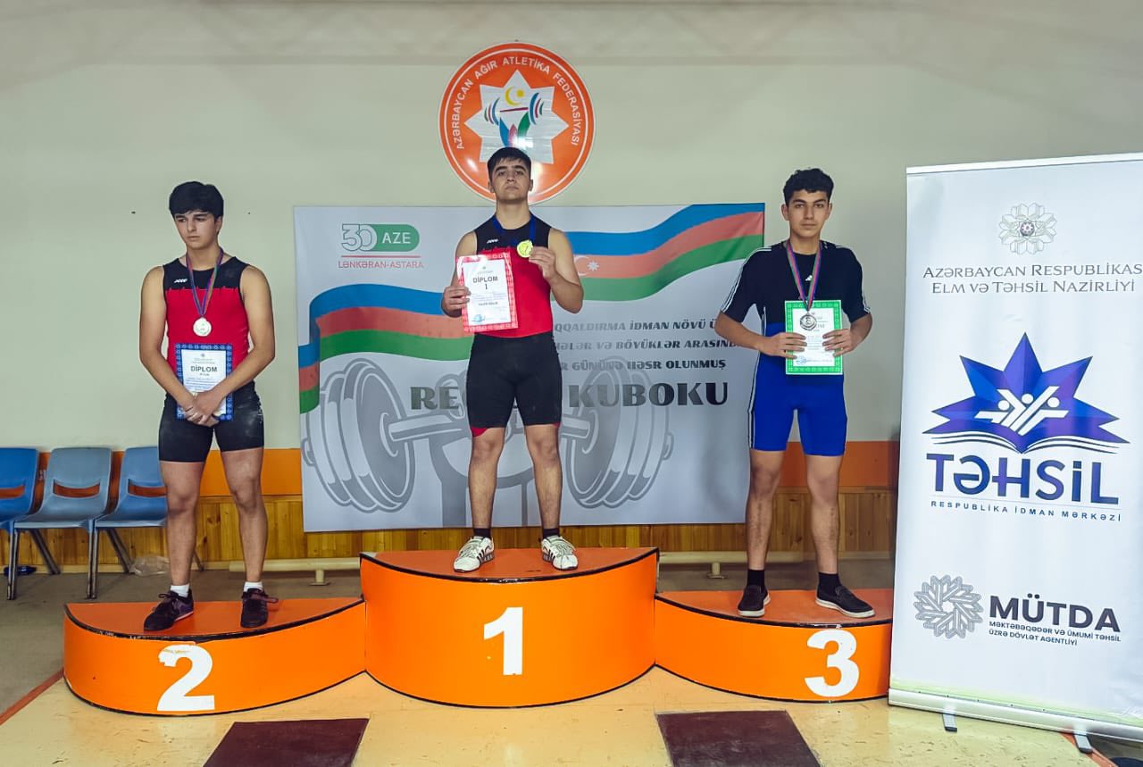 Ağır atletika üzrə respublika birinciliyi baş tutub 