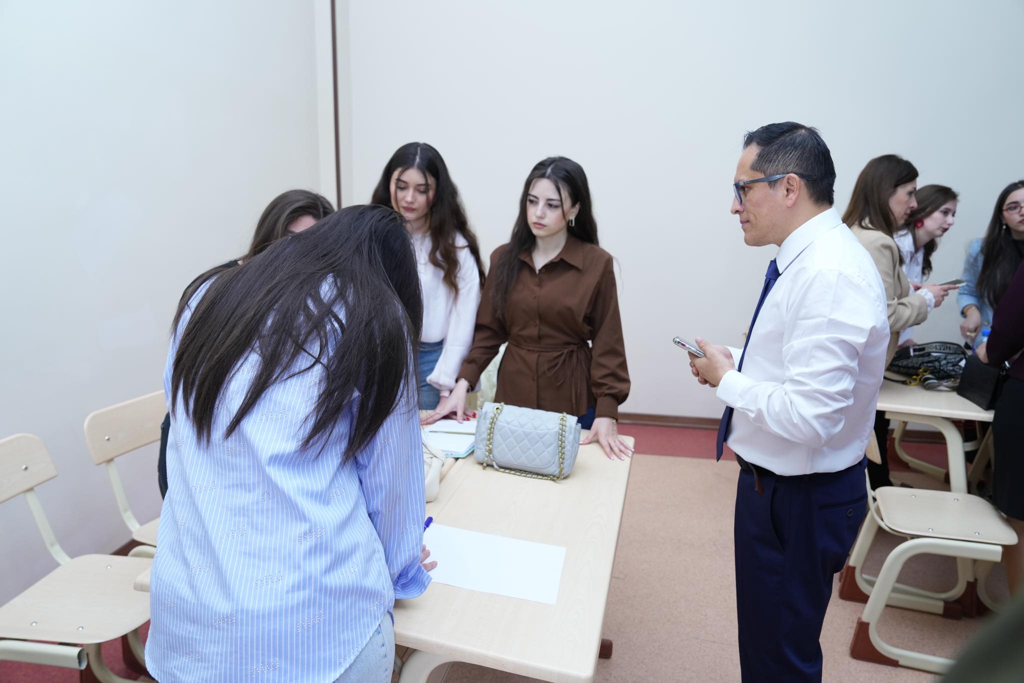 Akademik koordinator Fabian Chavez NDU-da təlim keçib 