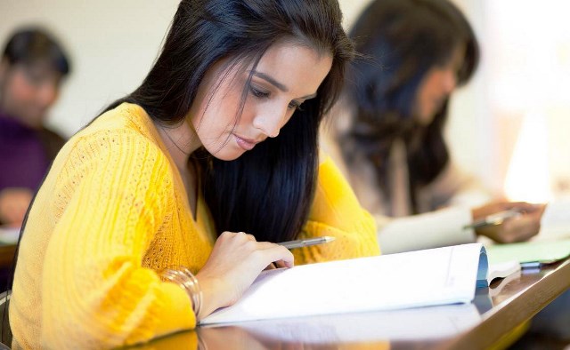 Ali məktəbə qəbul olan kənd rayonları abituriyentlərinin sayı artıb 