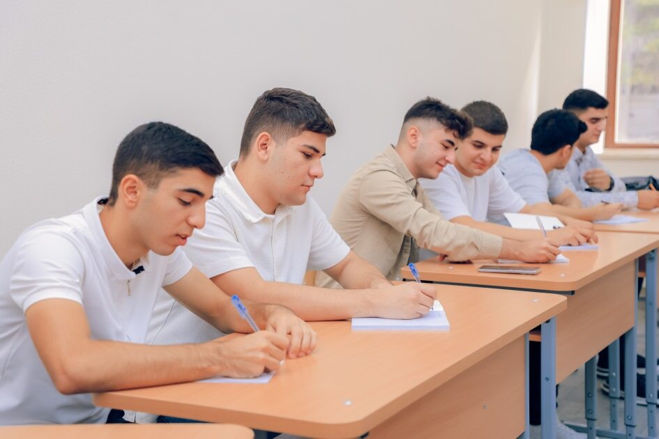 Ali məktəblərə plan yerləri artırılıb 