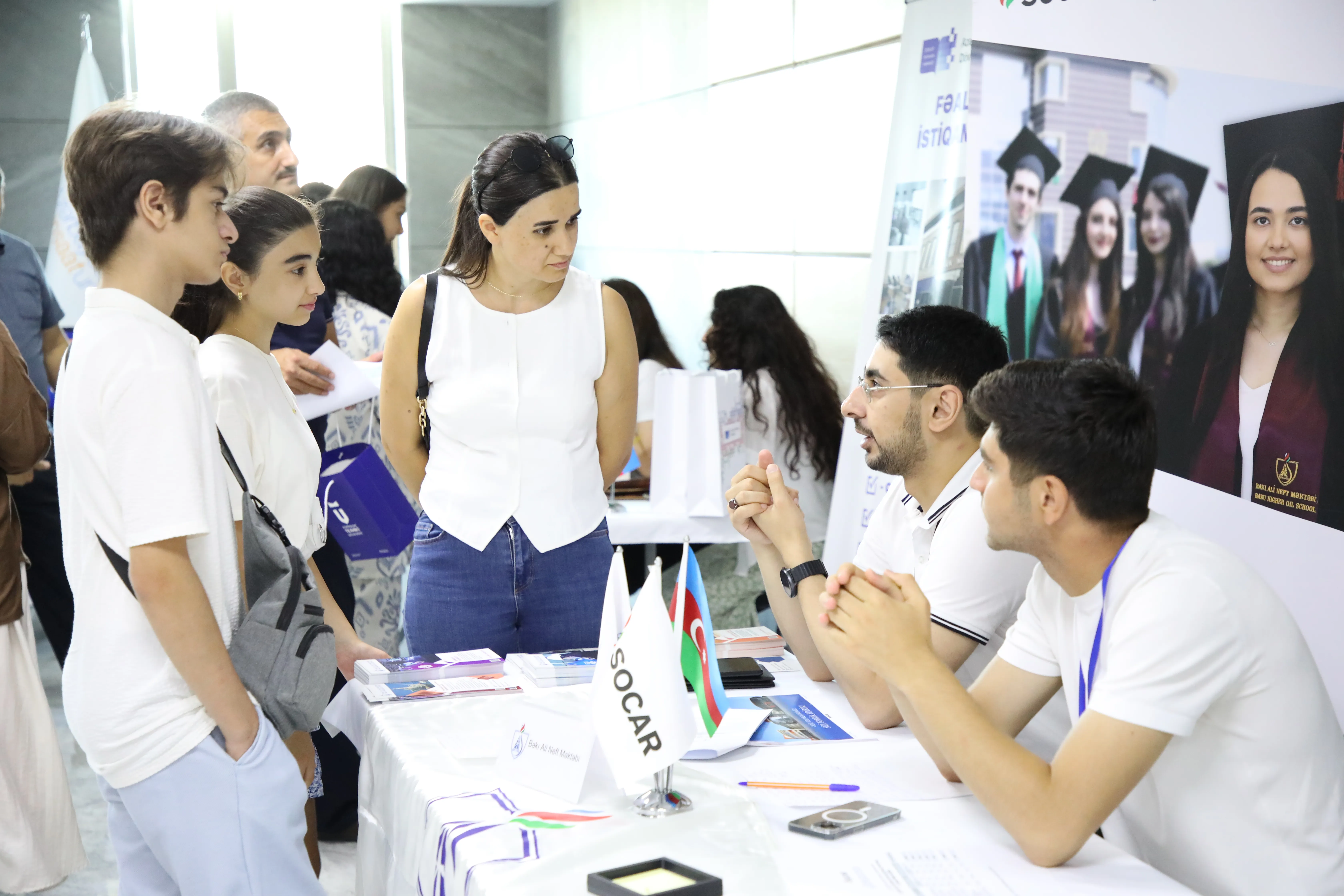 Ali təhsil müəssisələrinin sərgisi başa çatıb 