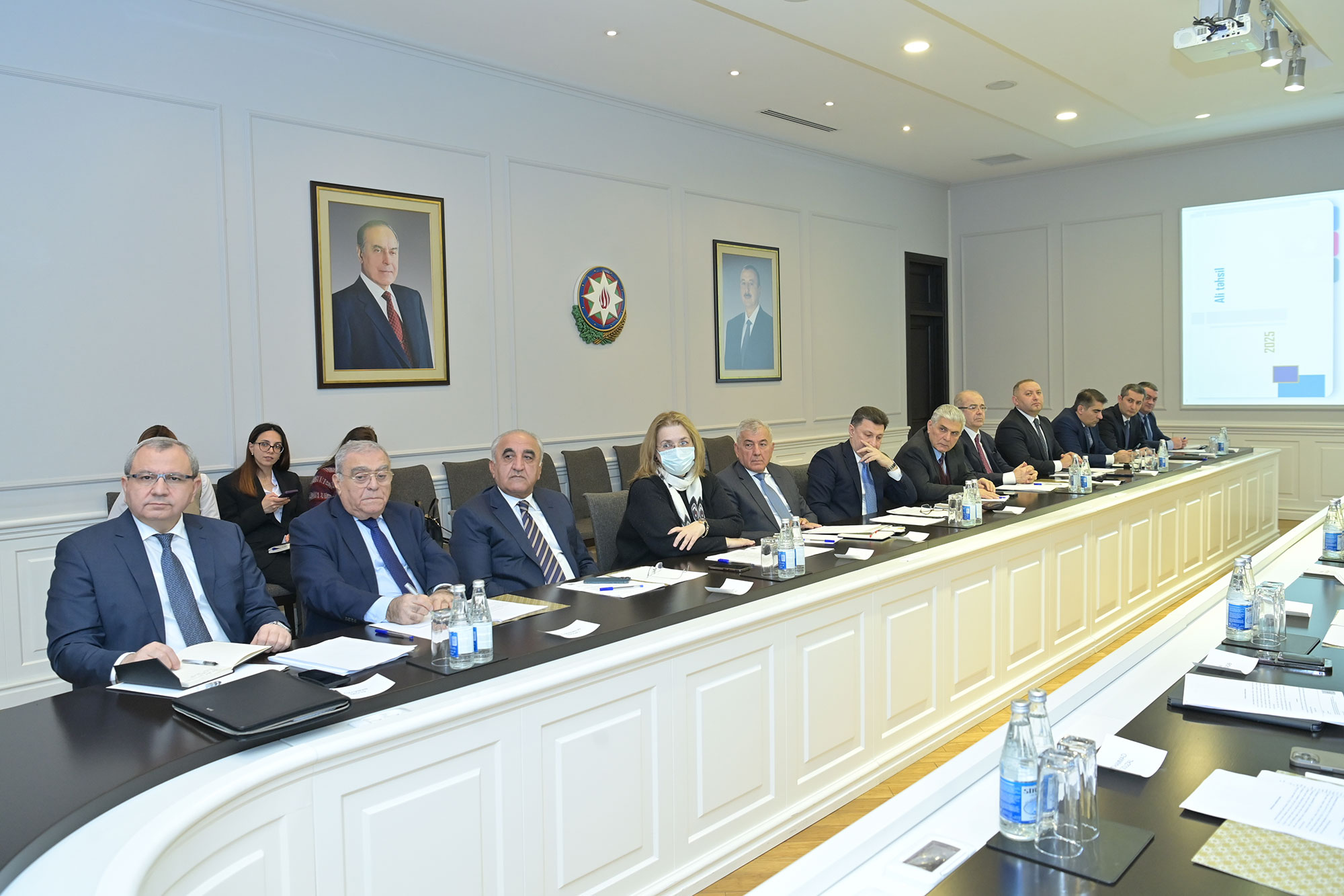 Ali təhsil proqramları yenidən hazırlanır