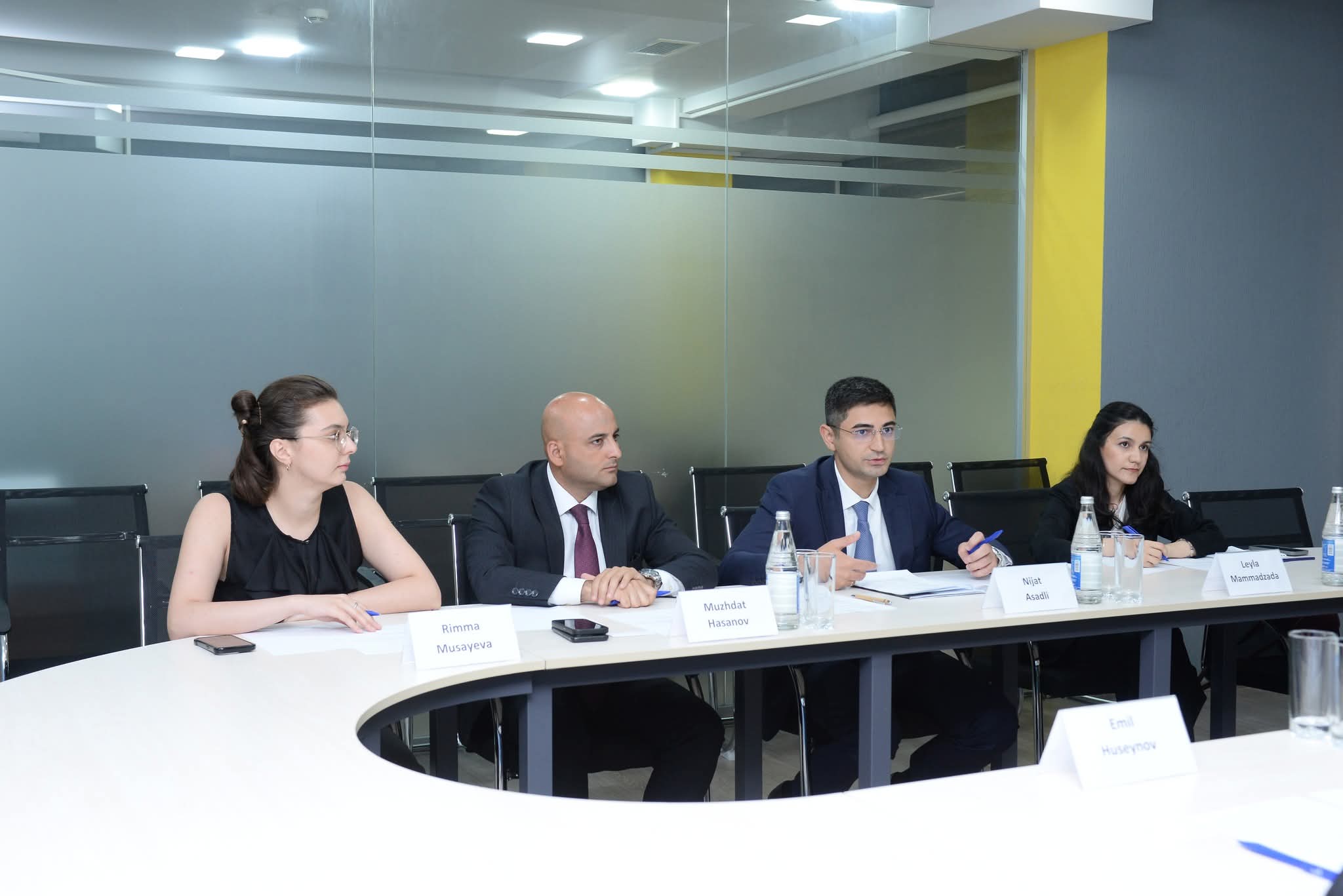 Ali təhsildə “LinkedIn”dən istifadə imkanlarının artırılması müzakirə edilib