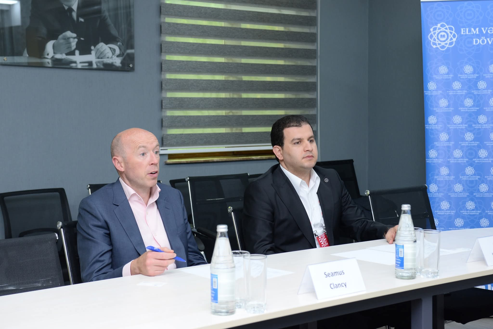 Ali təhsildə “LinkedIn”dən istifadə imkanlarının artırılması müzakirə edilib