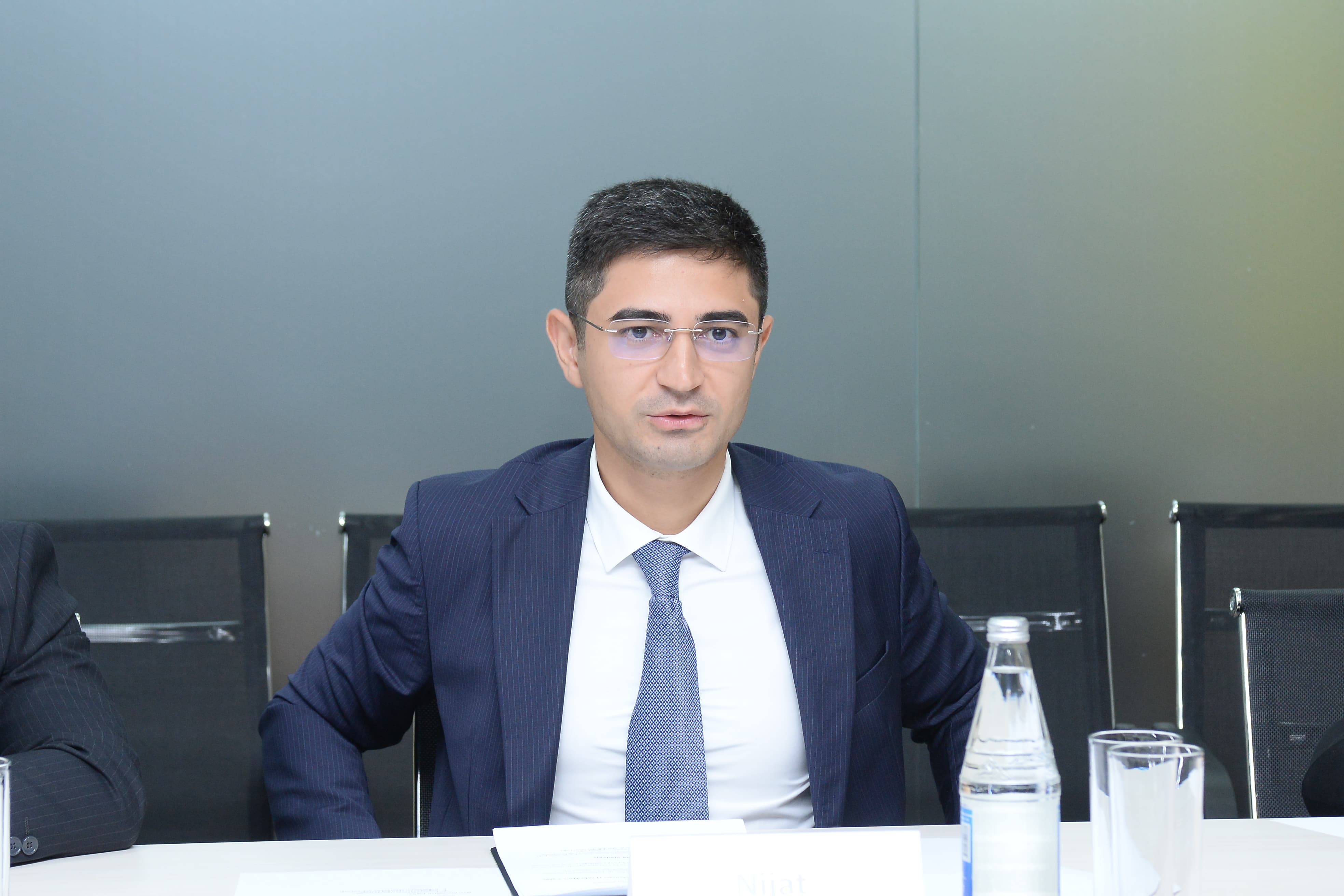 Ali təhsildə “LinkedIn”dən istifadə imkanlarının artırılması müzakirə edilib