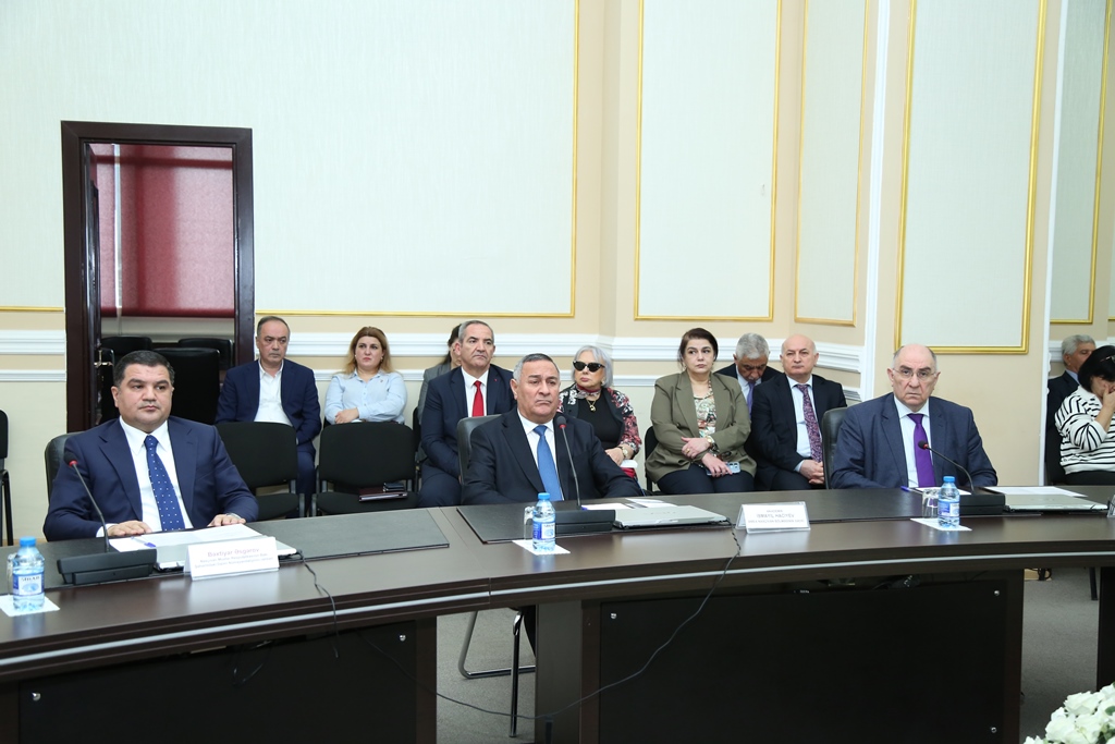 AMEA-da Naxçıvan Muxtar Respublikasının 100 illiyinə həsr olunmuş konfrans keçirilib