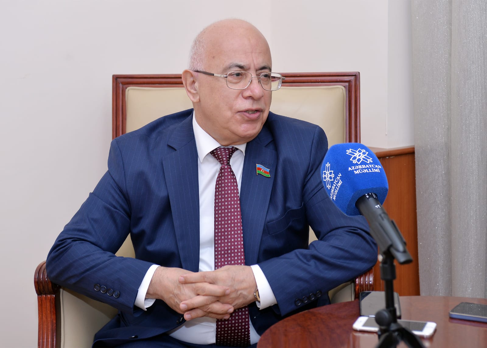 Anar İsgəndərov: "Müəllim olmaq üçün üç meyara ehtiyac var: ədalət, əxlaq və nəfs toxluğu" – MÜSAHİBƏ 